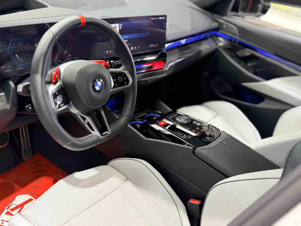 BMW M5 PHEV 2025 г. 6403 км. — фото 10