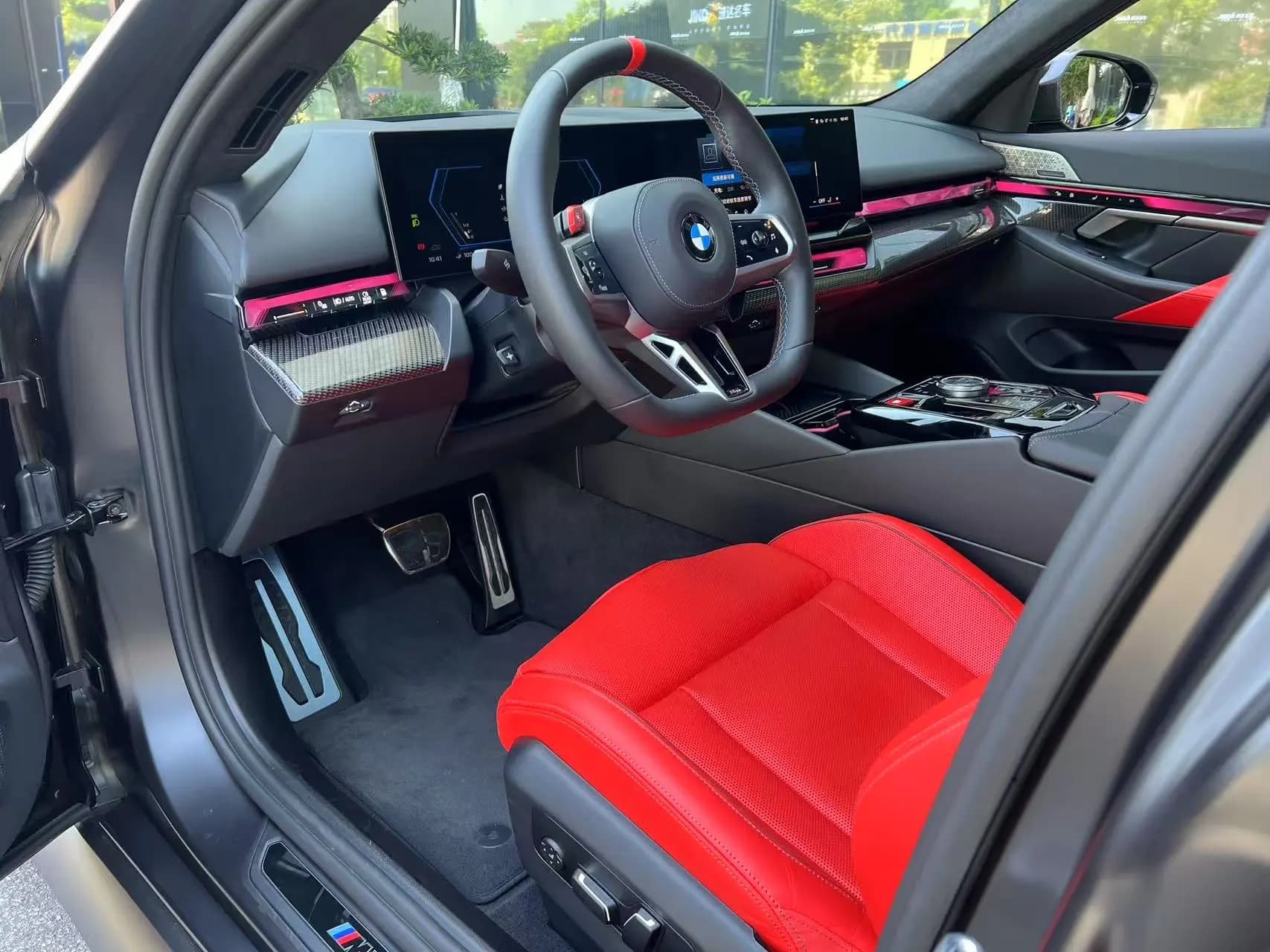 BMW M5 PHEV 2025 г. 4299 км. — фото 7