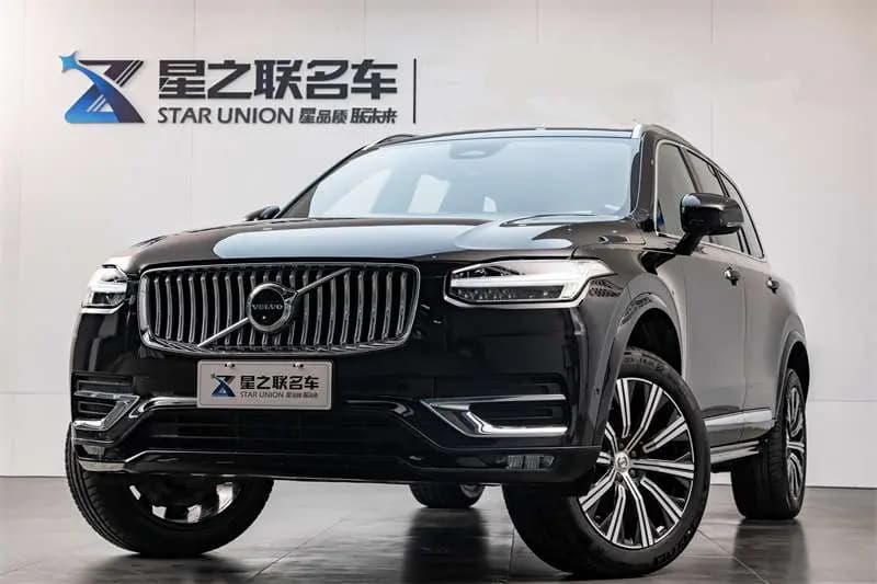 Volvo XC90 2024 г. 16060 км.