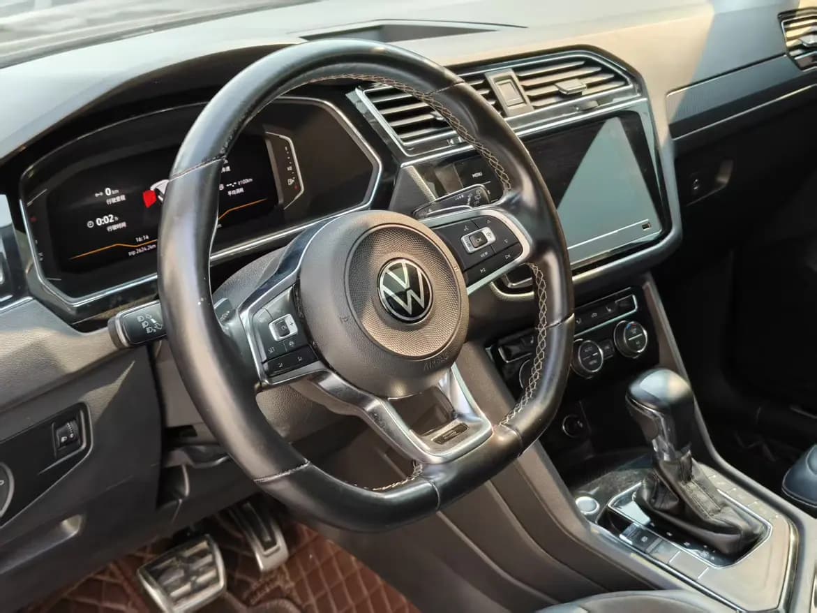 Volkswagen Tiguan L 2021 г. 281414 км. — фото 14