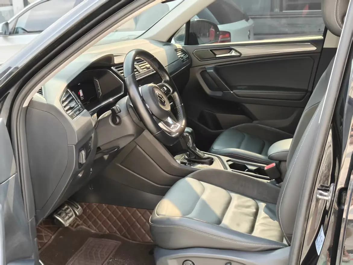 Volkswagen Tiguan L 2021 г. 281414 км. — фото 17
