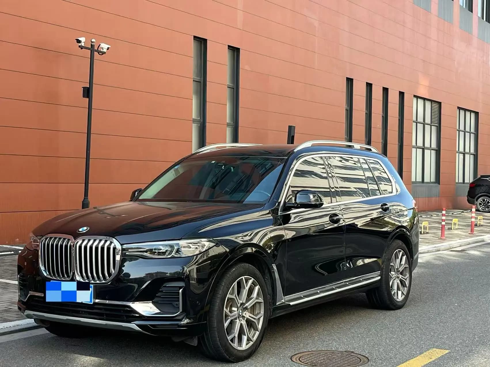 BMW X7 2021 г. 84119 км. — фото 1
