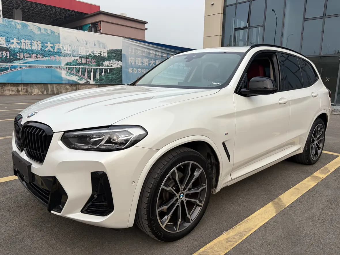 BMW X3 2024 г. 9128 км.