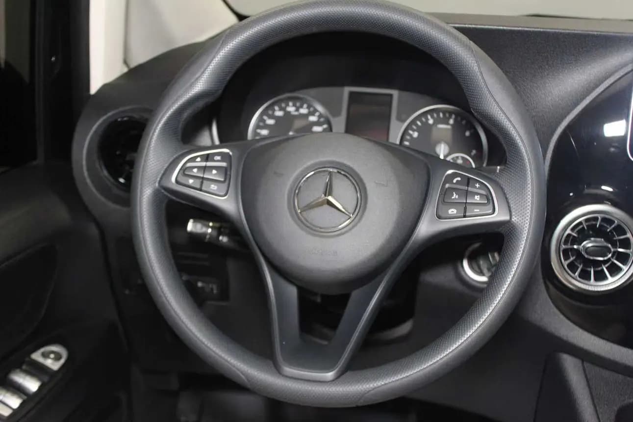 Mercedes-Benz Vito 2024 г. 78538 км. — фото 12