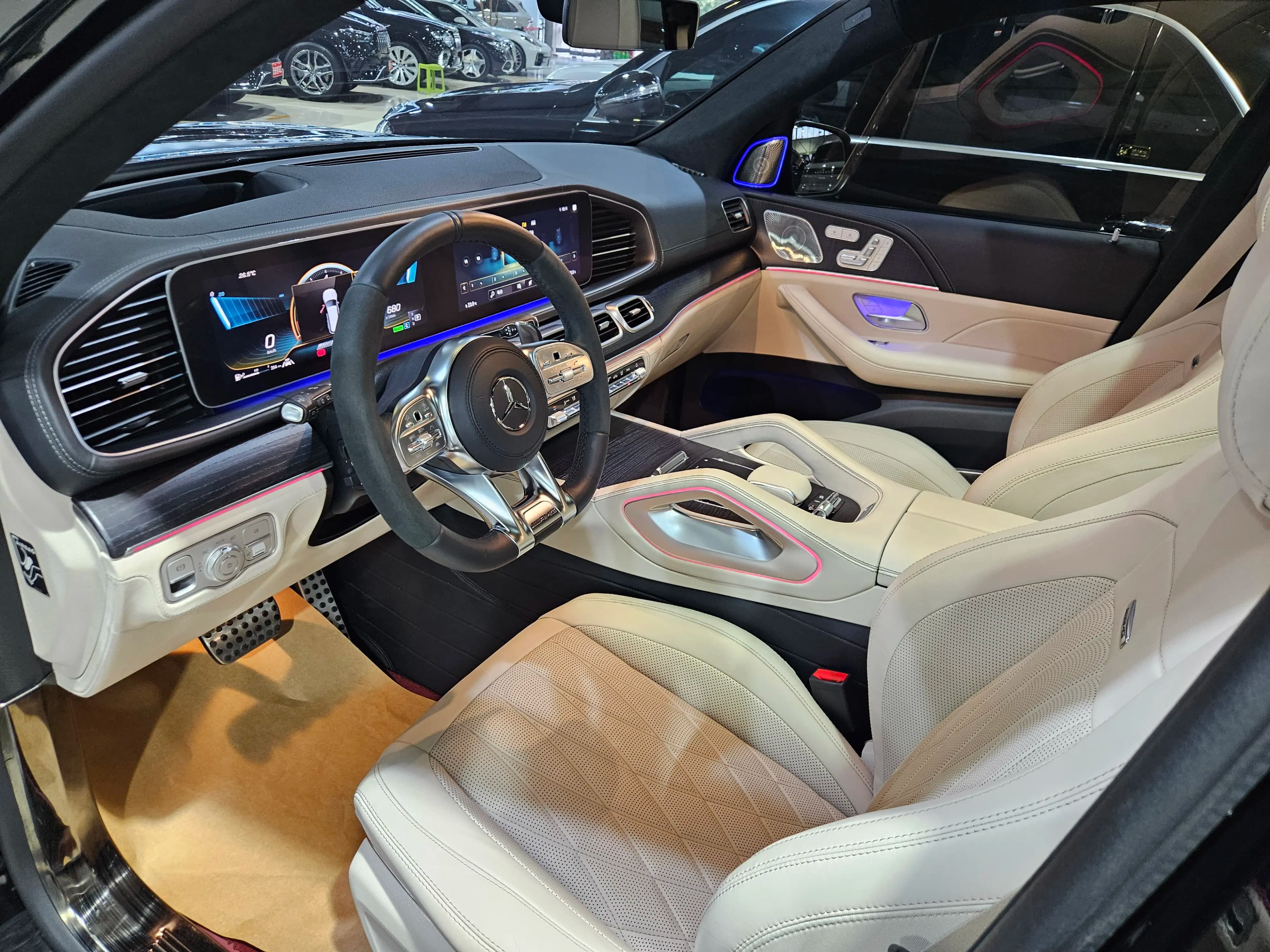 Mercedes-Benz GLS AMG 2024 г. 22025 км. — фото 14