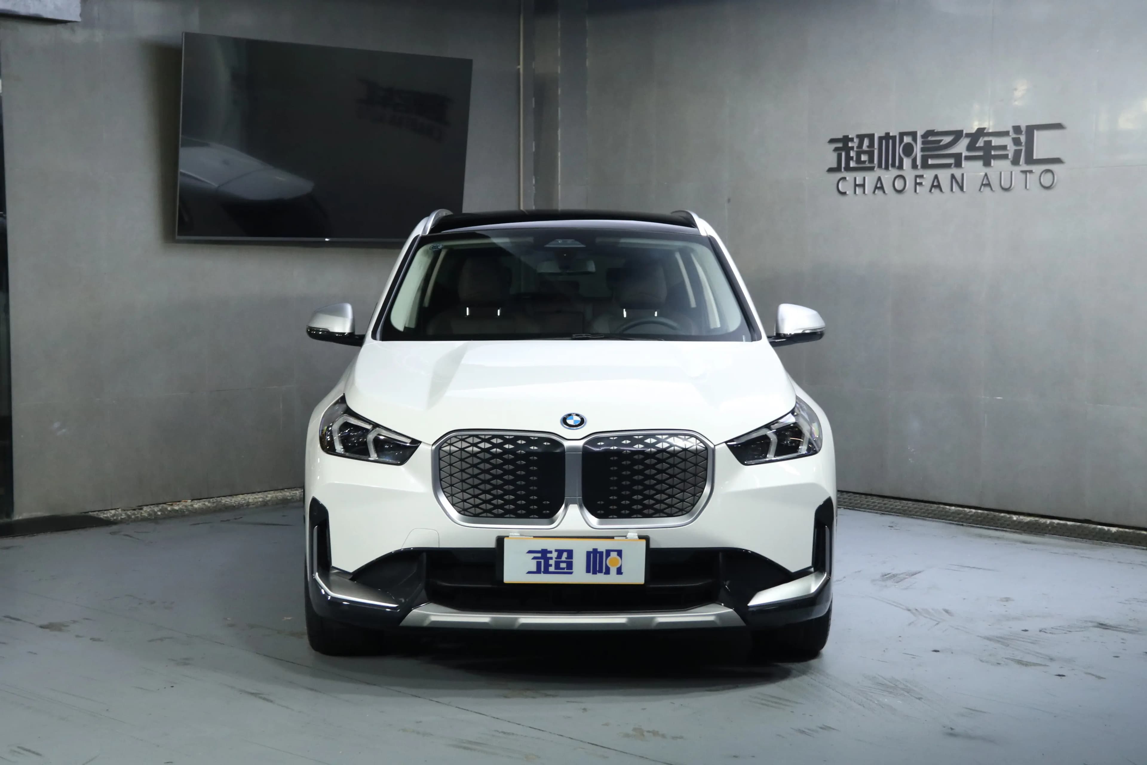 BMW iX1 2024 г. 36085 км. — фото 2