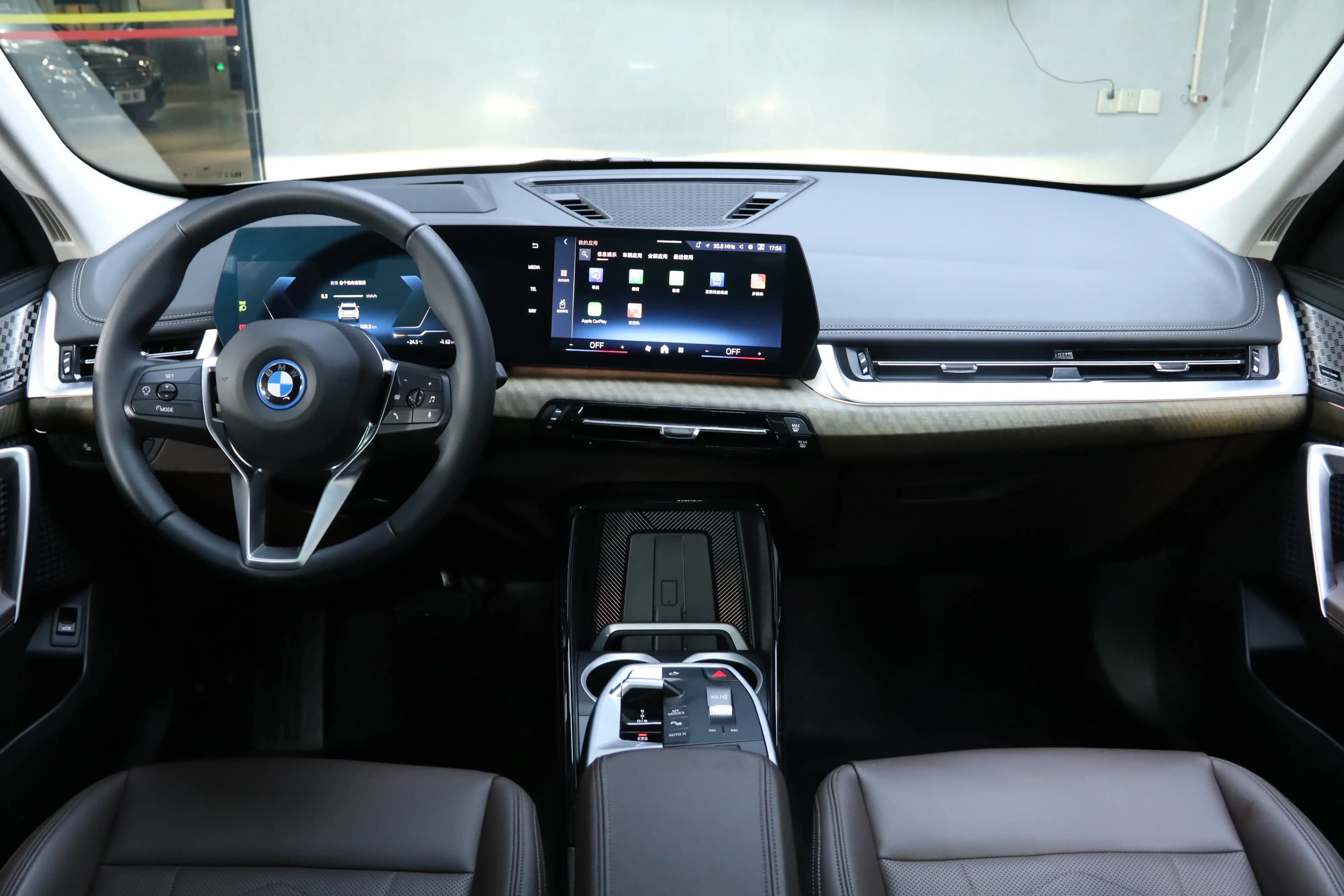 BMW iX1 2024 г. 36085 км. — фото 10