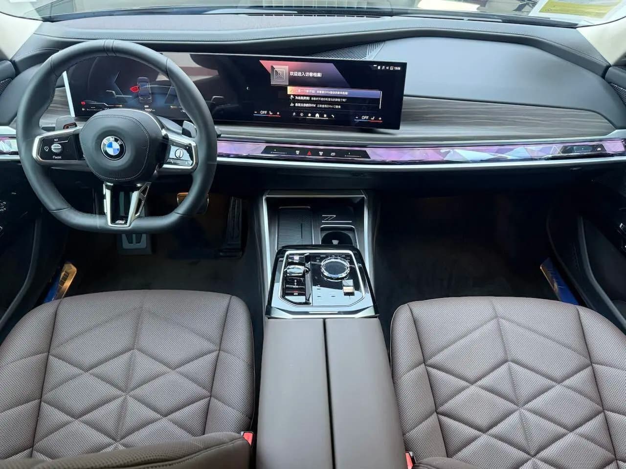 BMW 5 серия 530e 2.0 Steptronic (299 л.с.) 2025 г. 102 км — фото 16