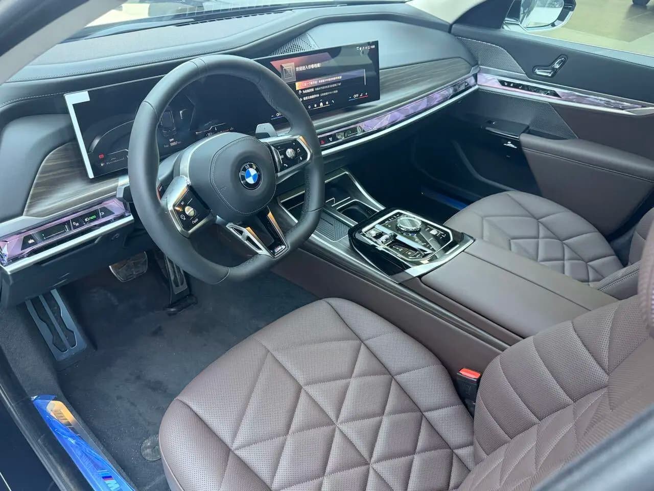 BMW 5 серия 530e 2.0 Steptronic (299 л.с.) 2025 г. 102 км — фото 20