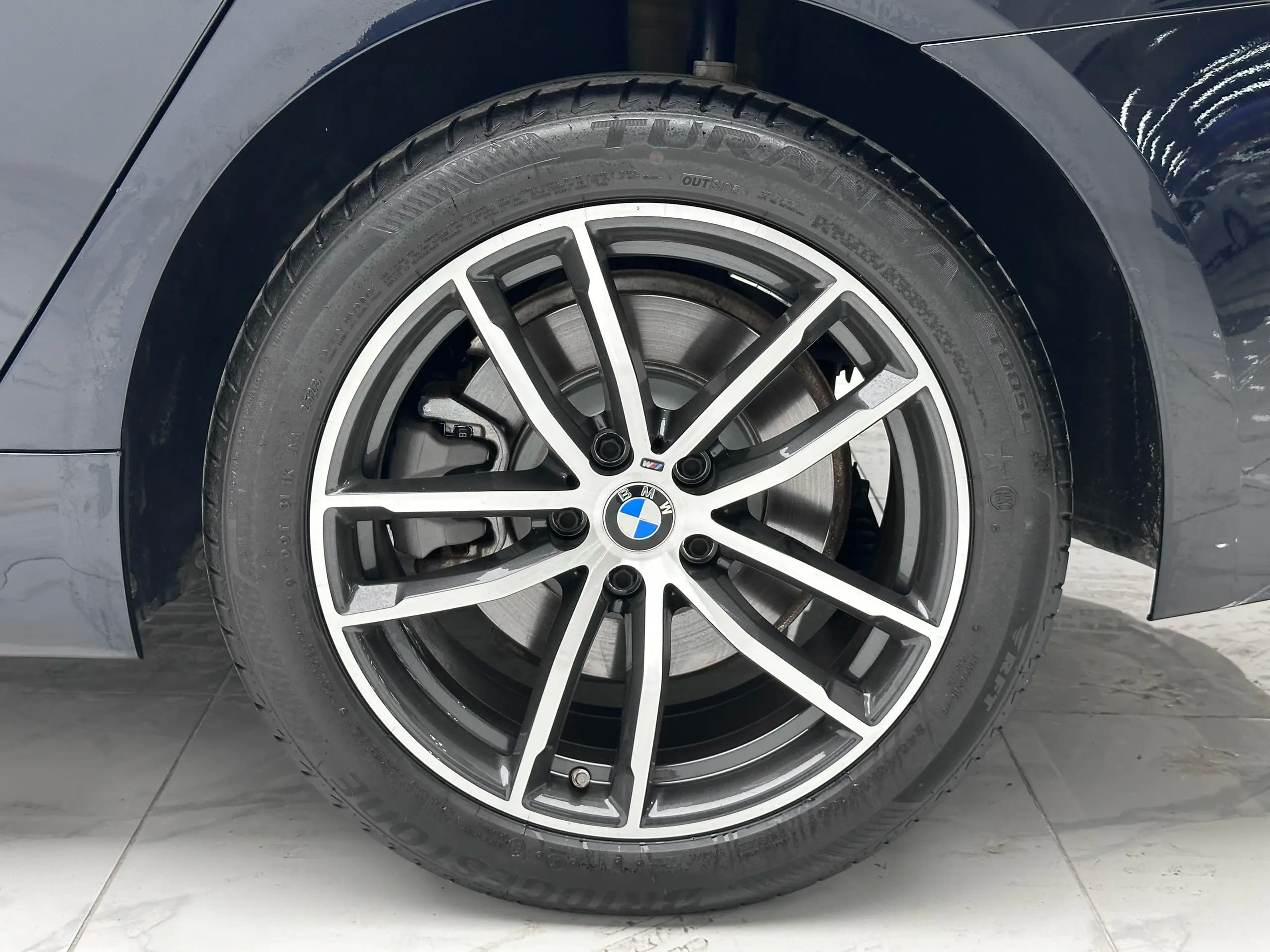 BMW 5 Series 2023 г. 21405 км. — фото 9