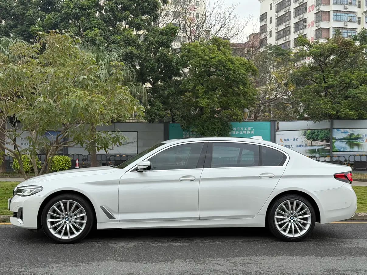 BMW 5 Series 2021 г. 82074 км. — фото 4