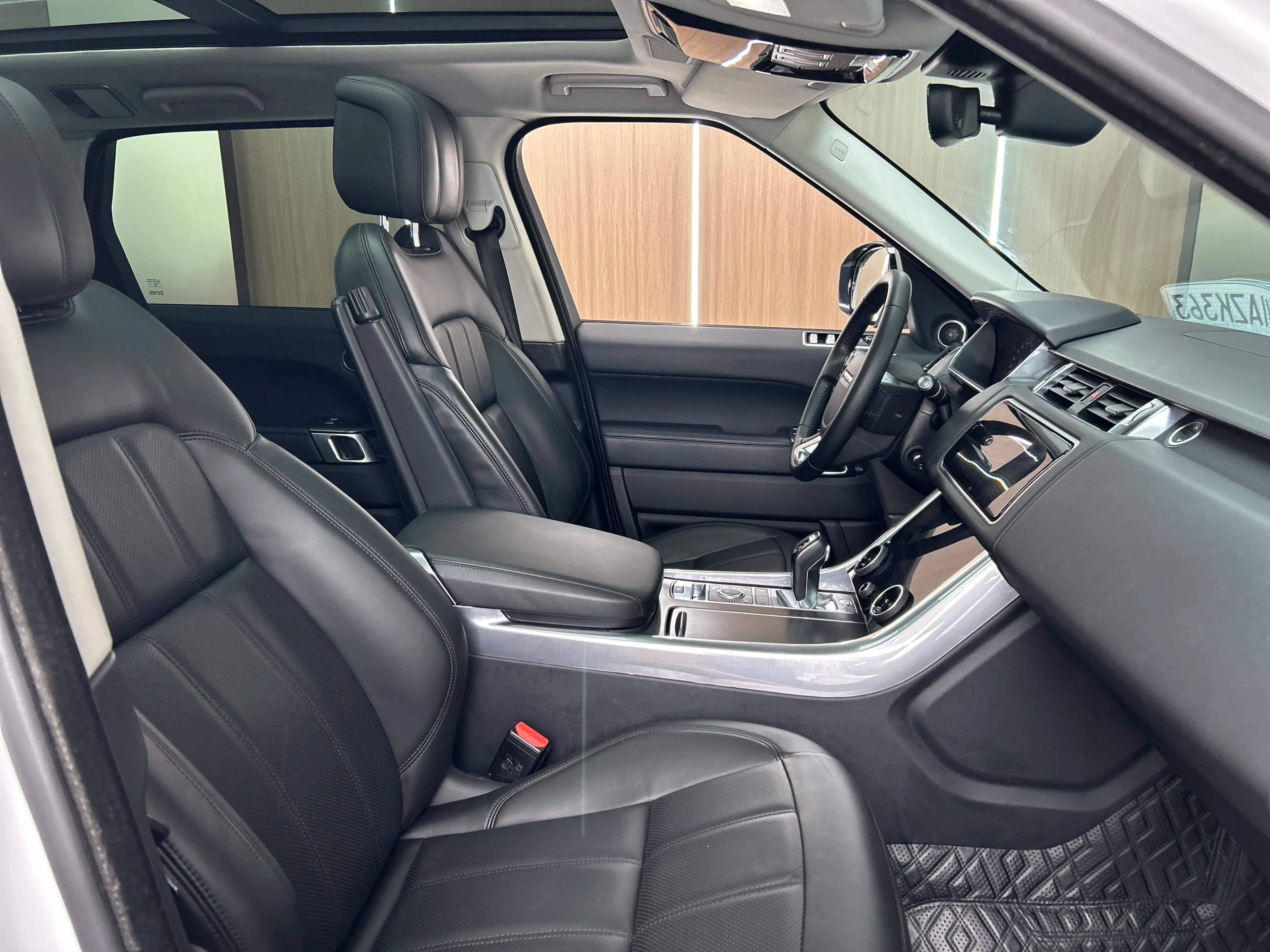 Land Rover Range Rover Sport 2021 г. 85000 км. — фото 22