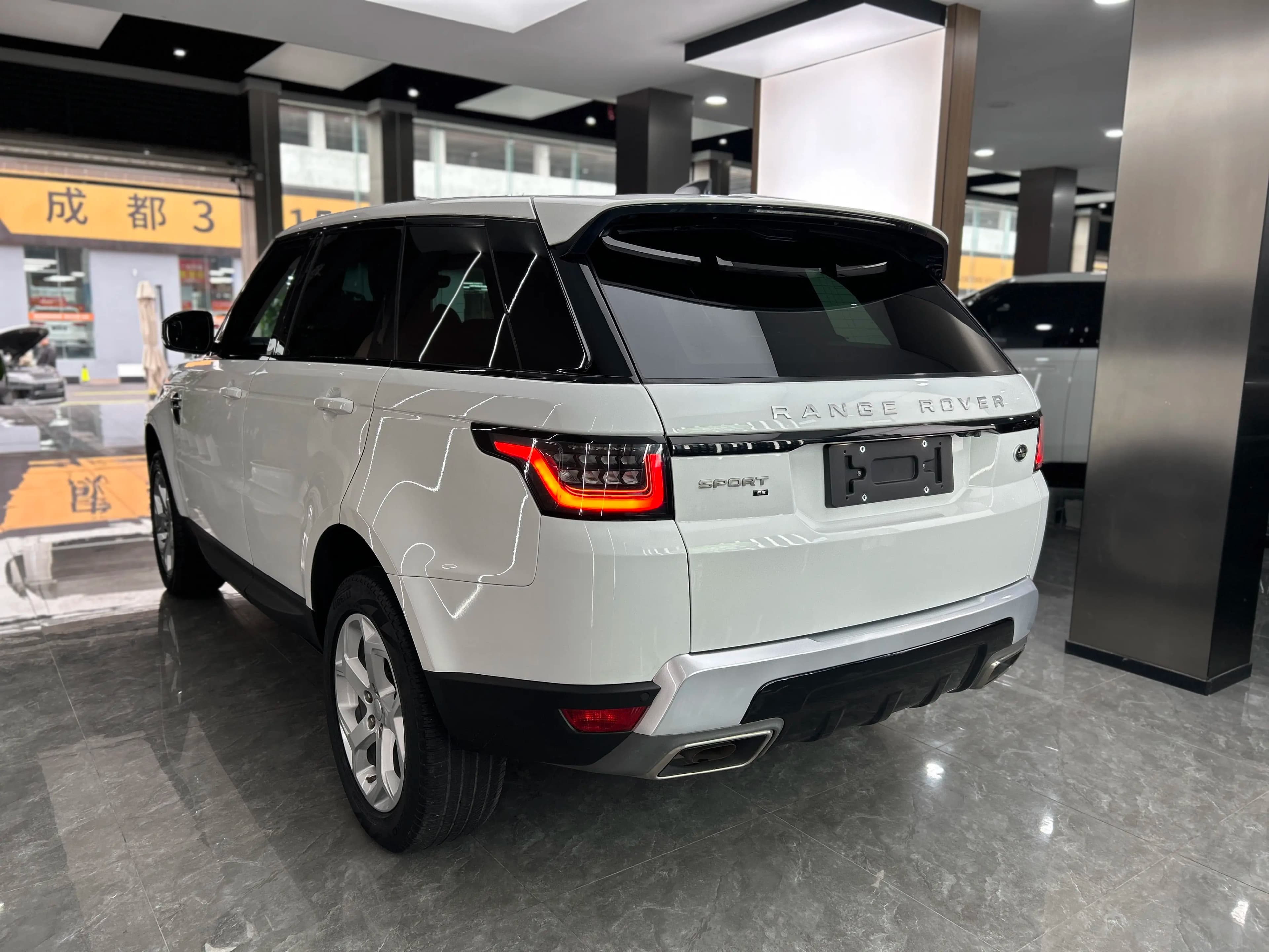 Land Rover Range Rover Sport 2021 г. 85000 км. — фото 4