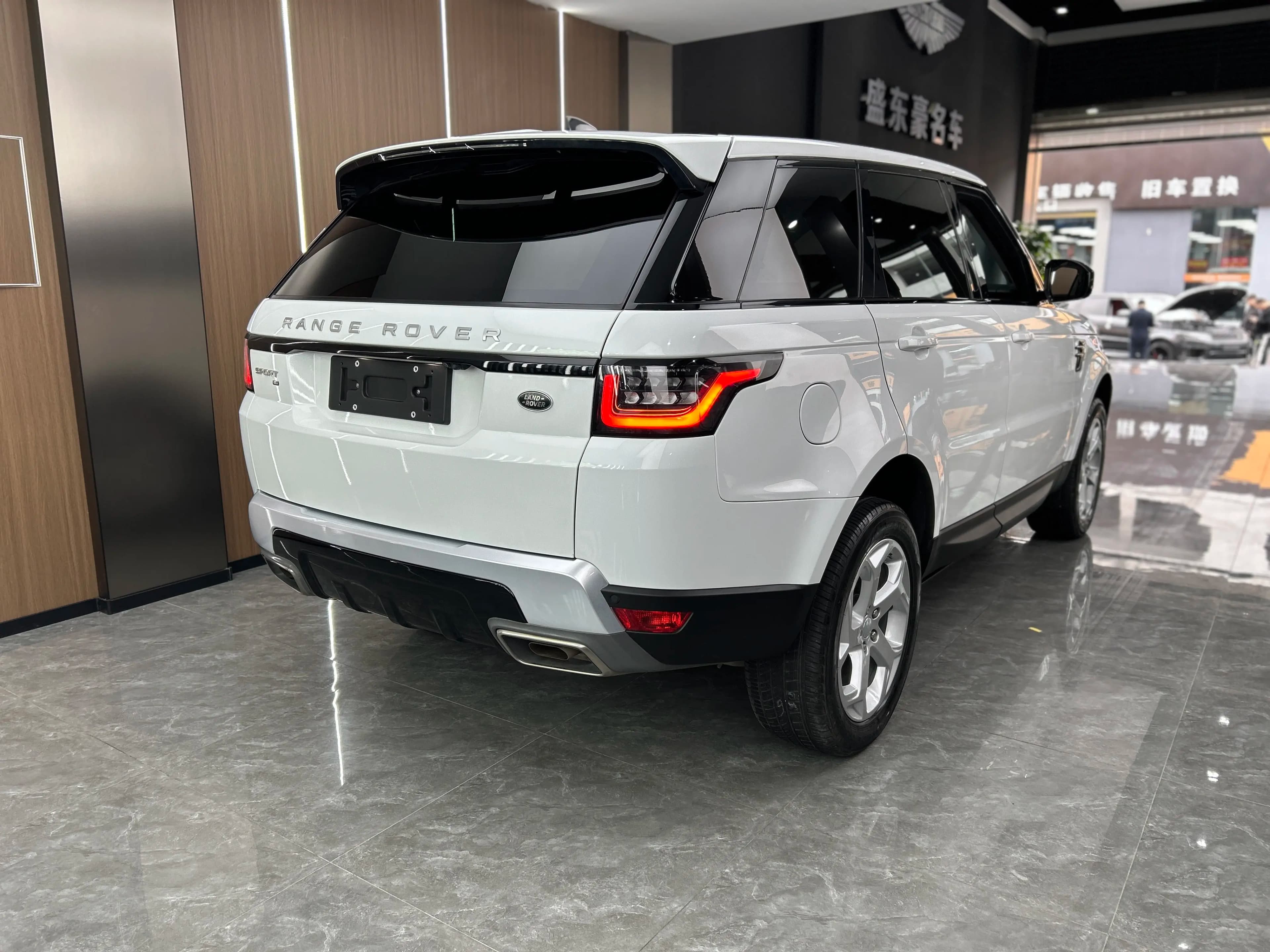 Land Rover Range Rover Sport 2021 г. 85000 км. — фото 6