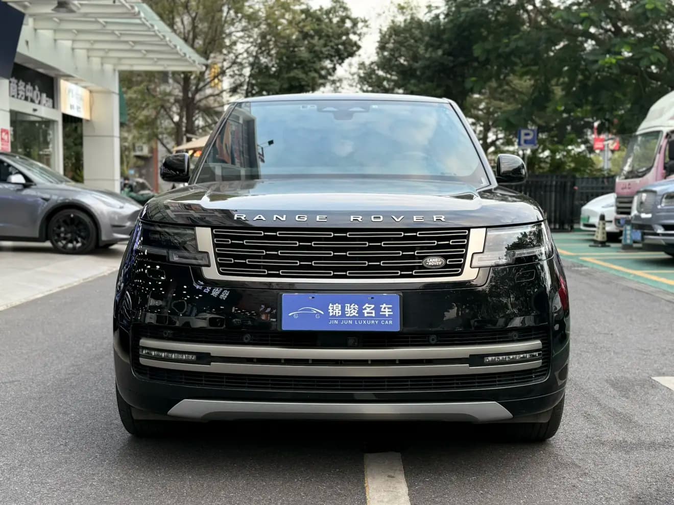 Land Rover Range rover 2023 г. 47131 км. — фото 2