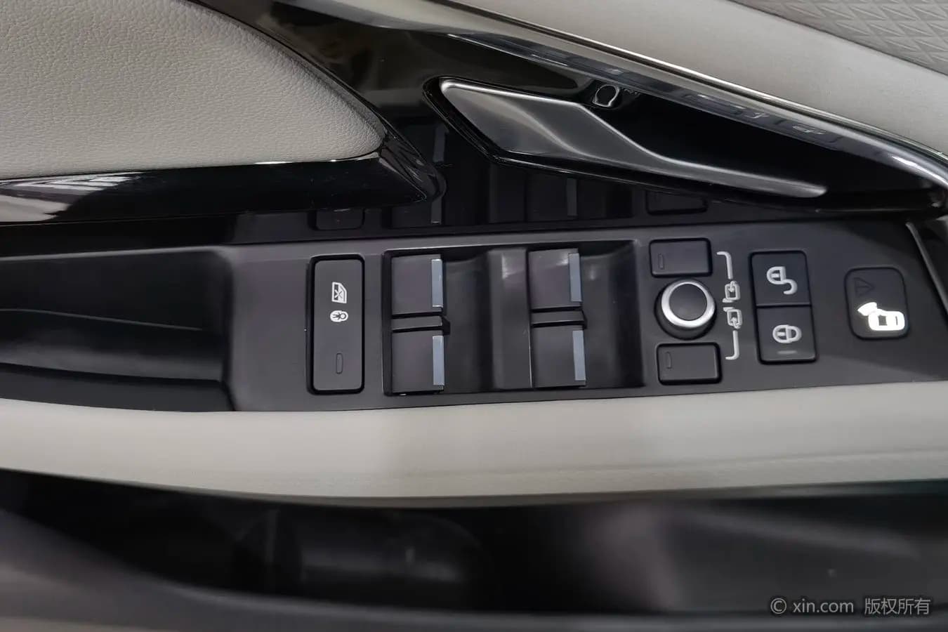 Land Rover Range Rover Evoque 2021 г. 60095 км. — фото 22