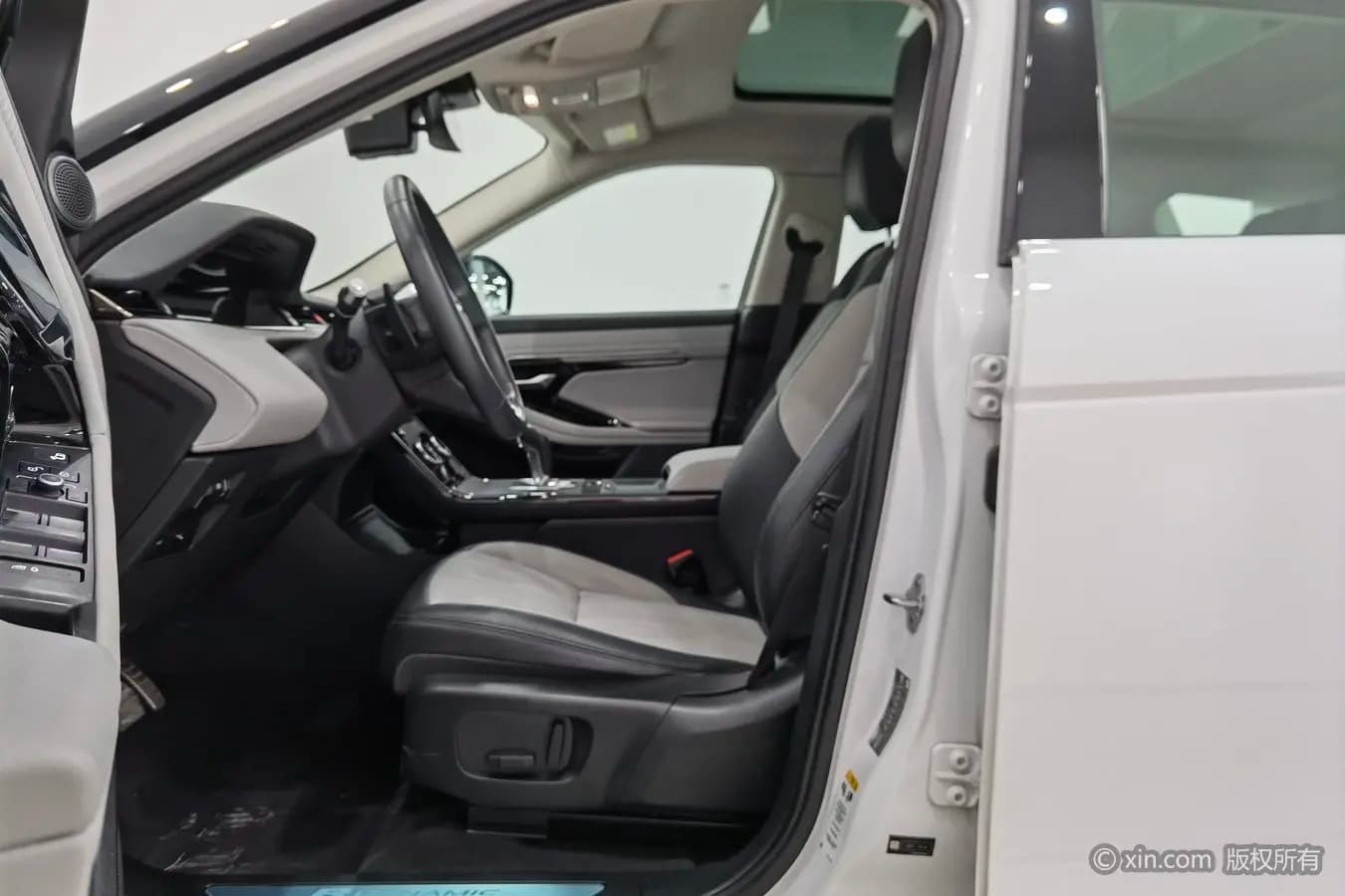Land Rover Range Rover Evoque 2021 г. 60095 км. — фото 24