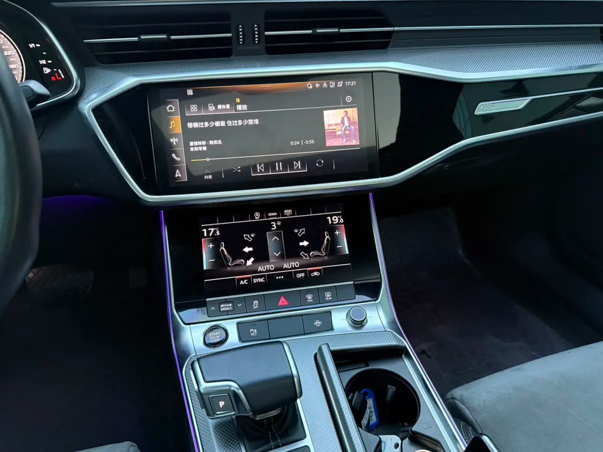 Audi A6L 2022 г. 44003 км. — фото 11