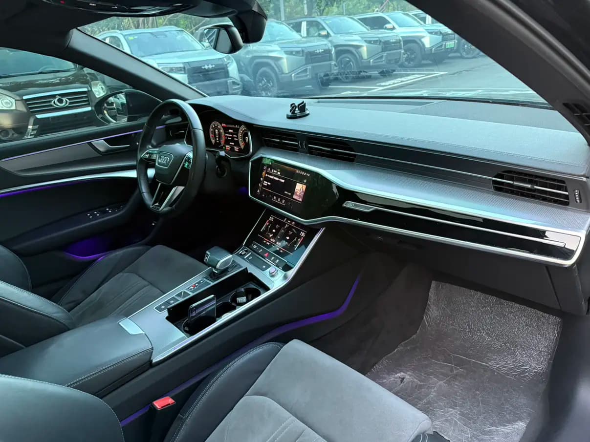 Audi A6L 2022 г. 44003 км. — фото 14