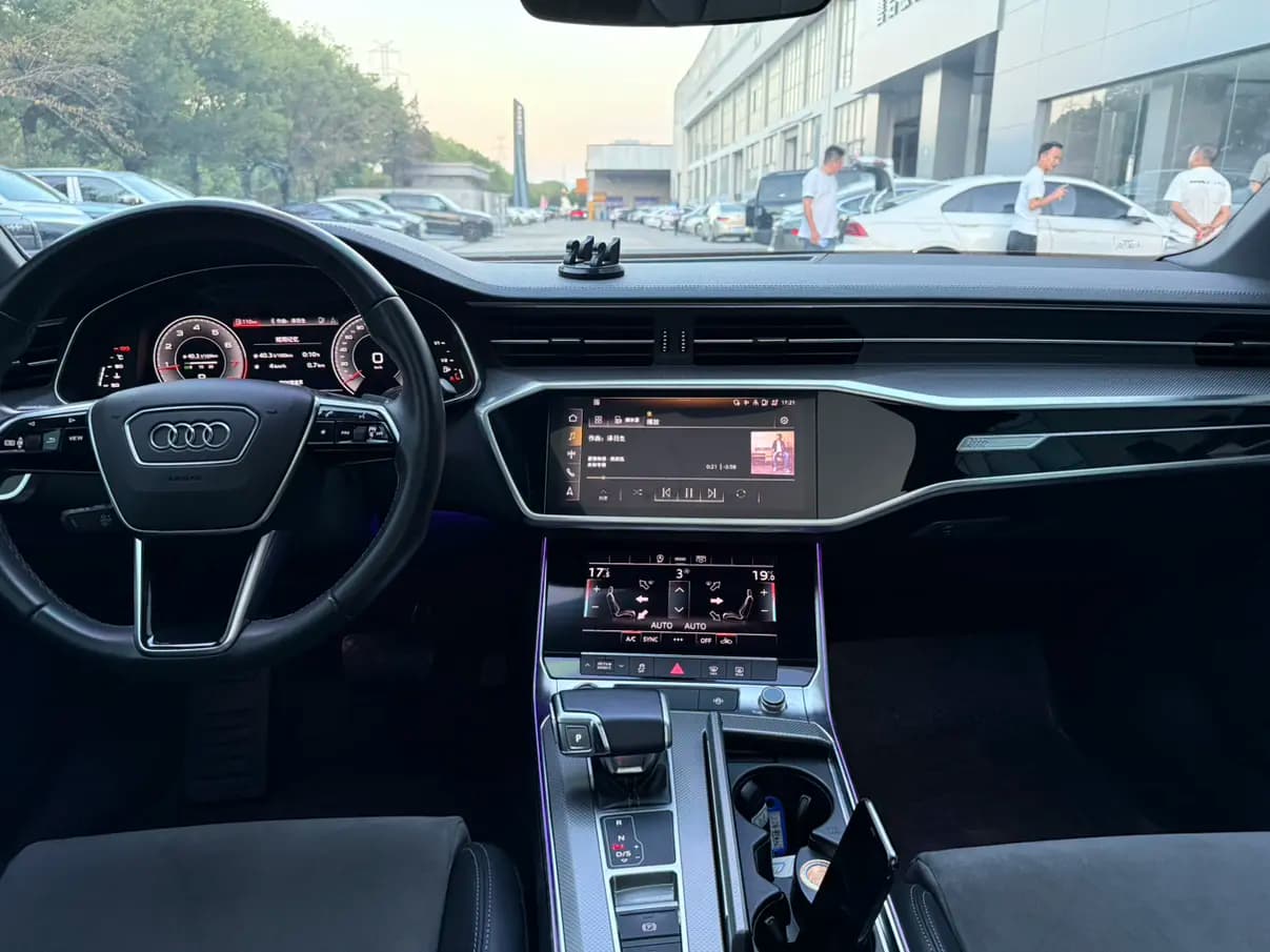 Audi A6L 2022 г. 44003 км. — фото 8