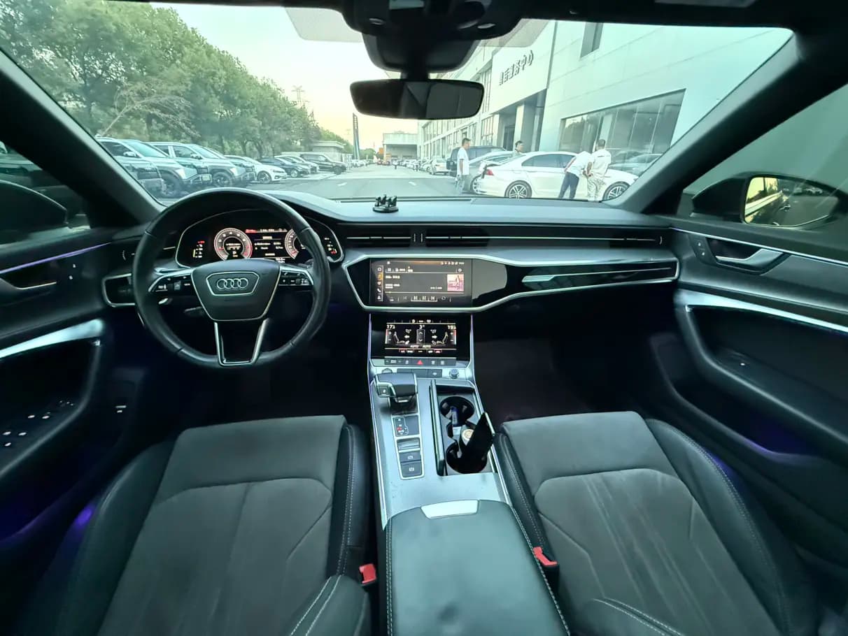 Audi A6L 2022 г. 44003 км. — фото 10
