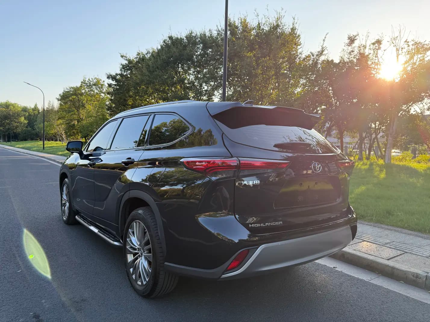 Toyota Highlander 2024 г. 10117 км. — фото 4
