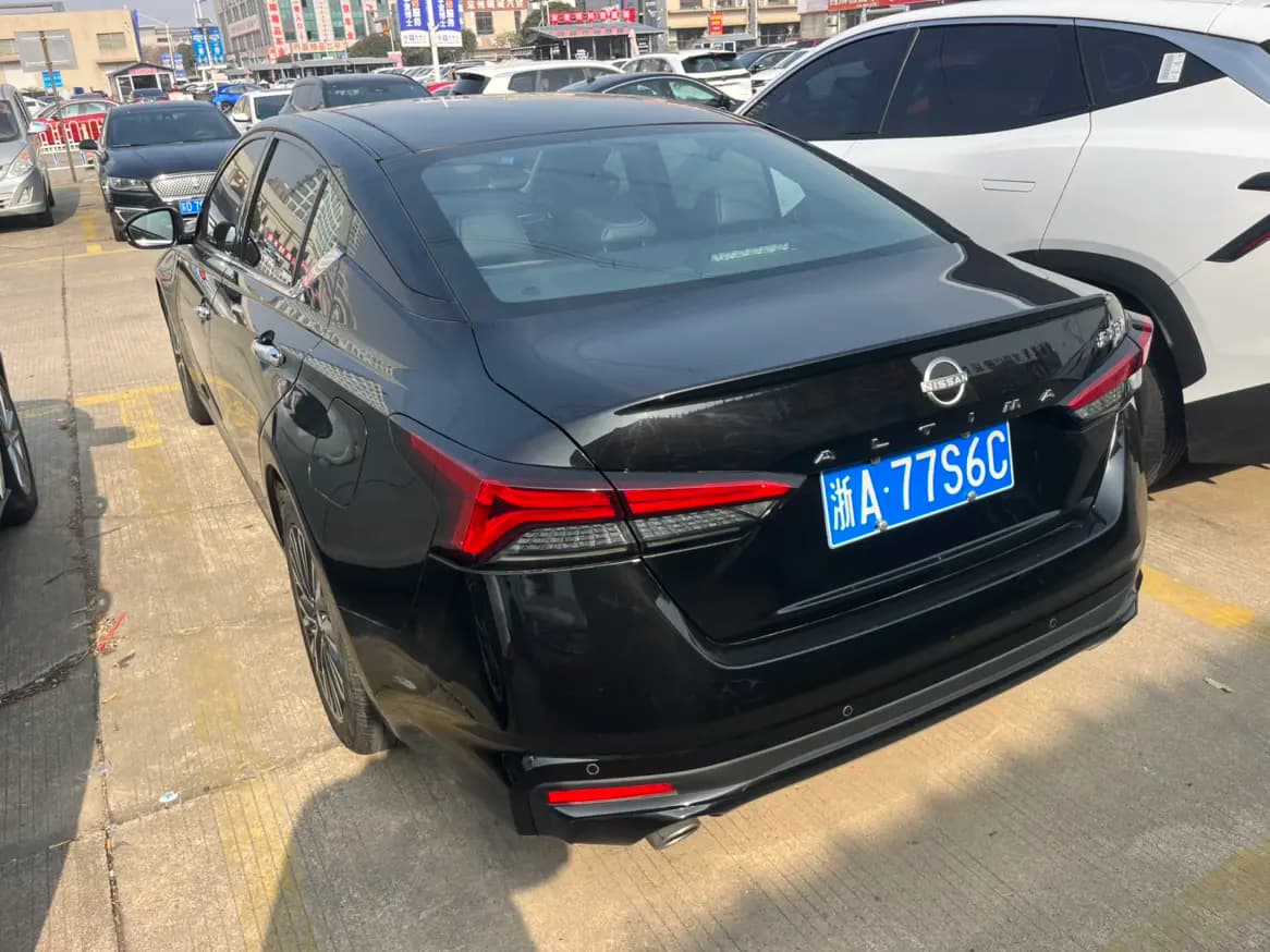Nissan Altima 2023 г. 70063 км. — фото 4