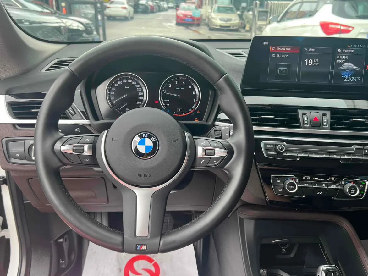 BMW X1 2022 г. 60114 км. — фото 12