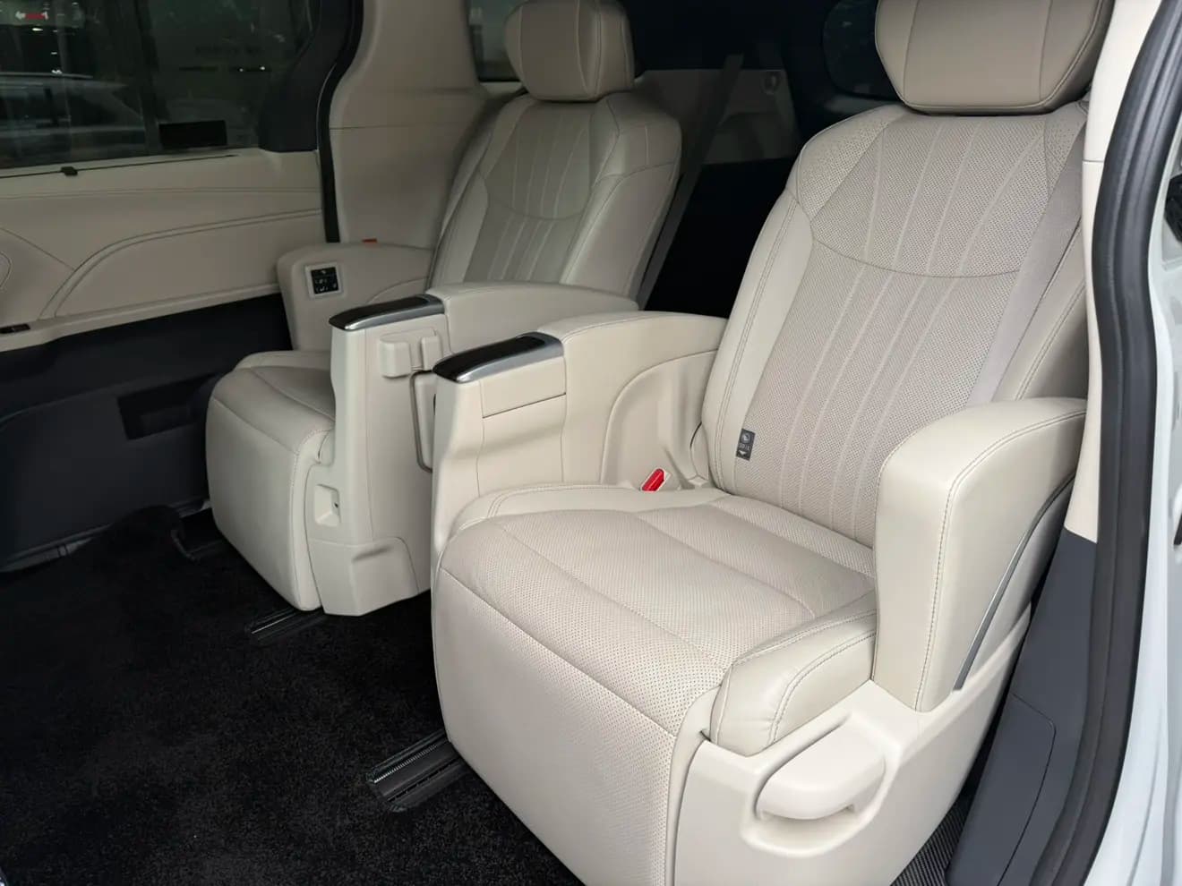 Toyota Granvia 2025 г. 18074 км. — фото 26