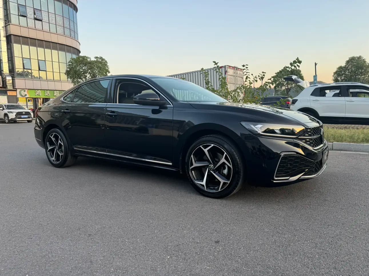 Volkswagen Passat 2023 г. 24149 км. — фото 3