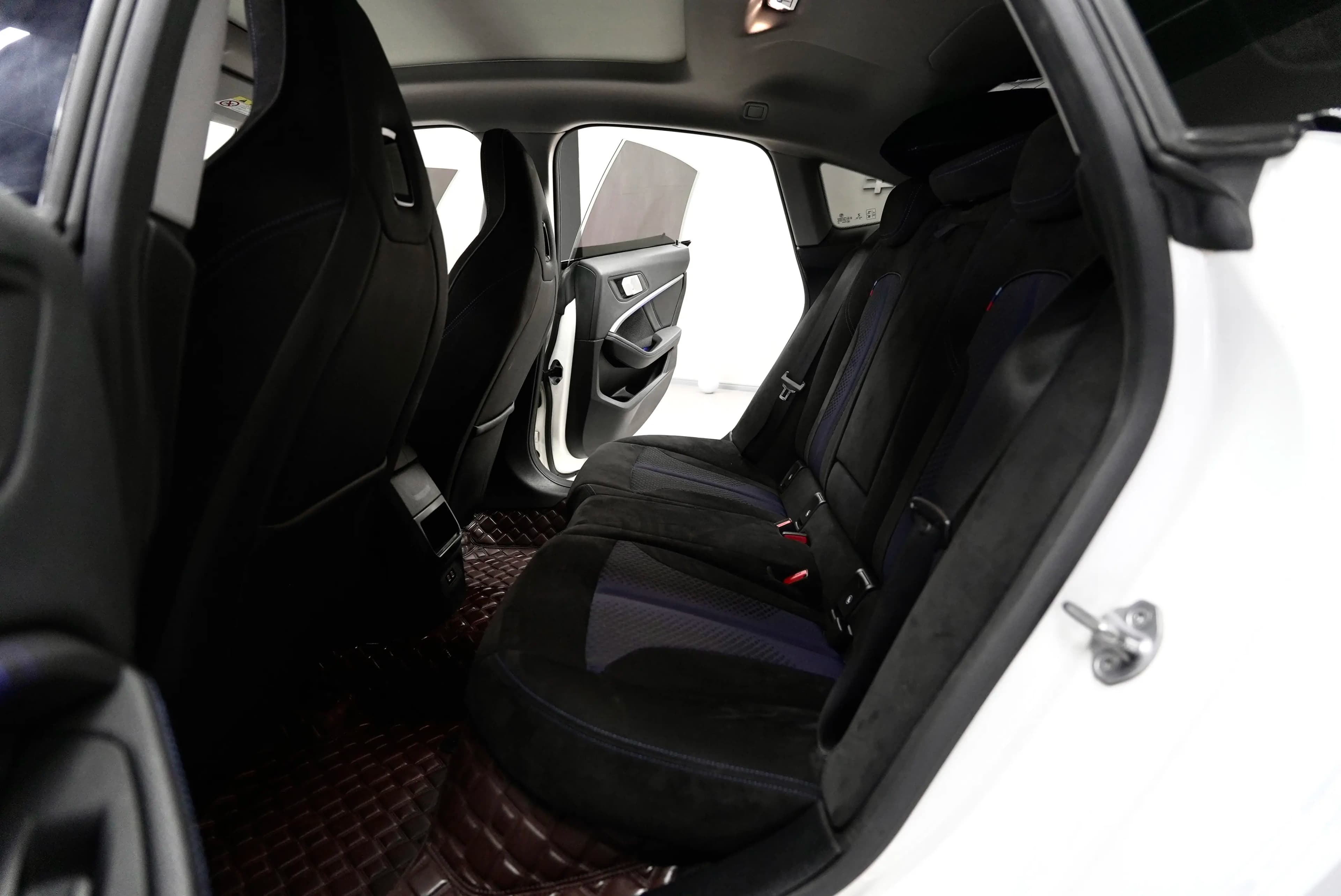 BMW 2 Series 2021 г. 40105 км. — фото 17