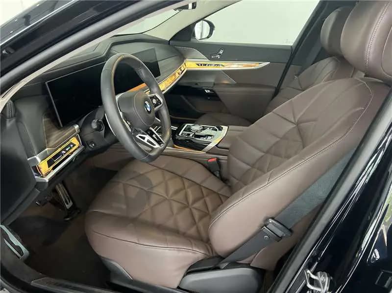 BMW 7 Series 2025 г. 3600 км. — фото 8