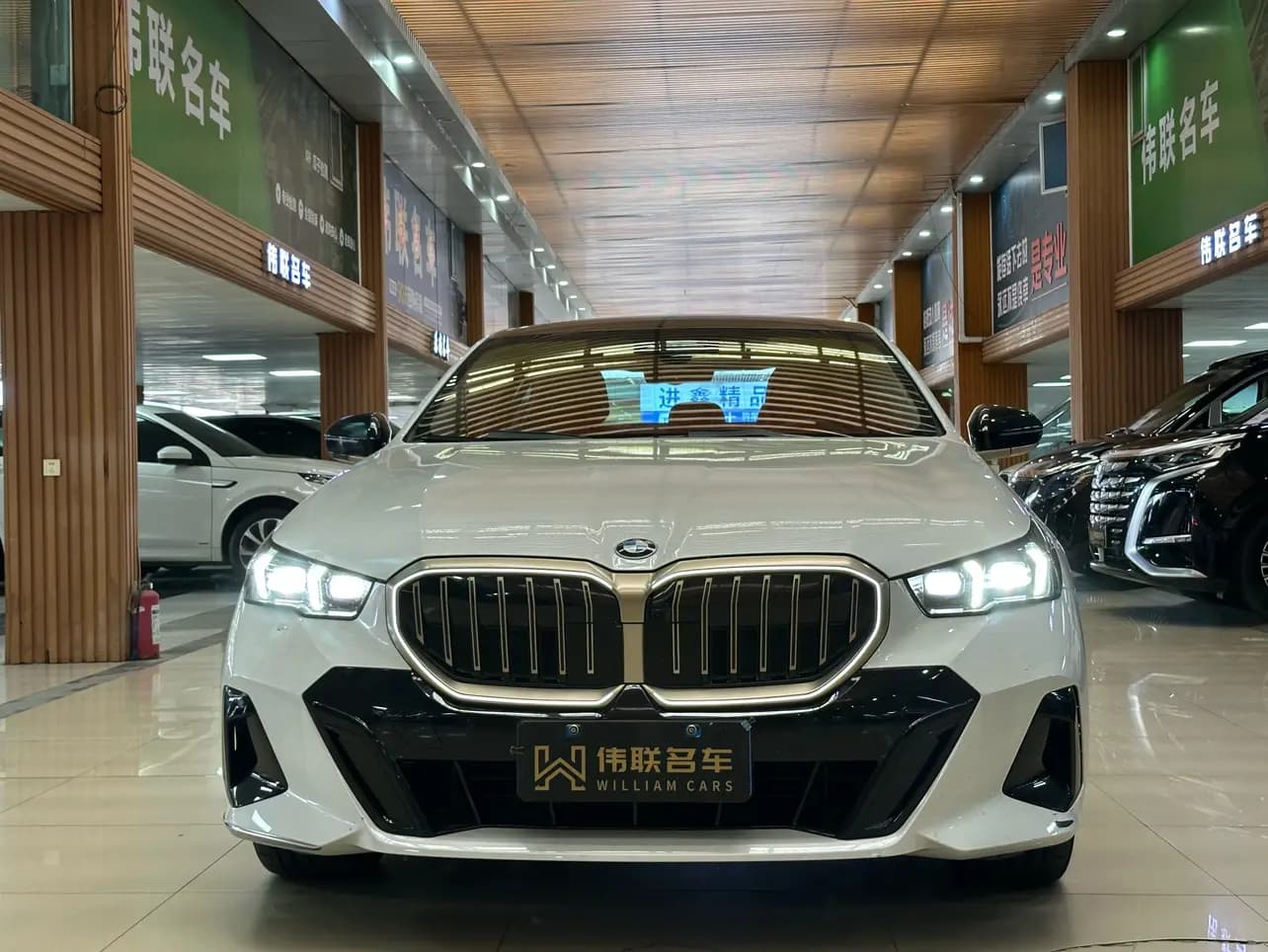 BMW 5 Series 2024 г. 6001 км. — фото 2