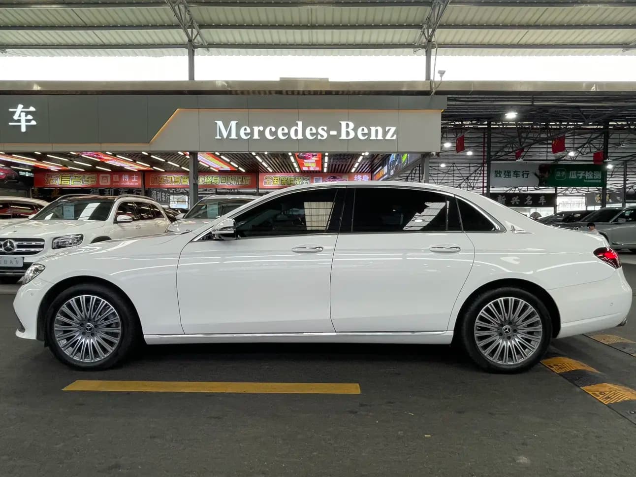 Mercedes-Benz E-Class 2021 г. 45081 км. — фото 3