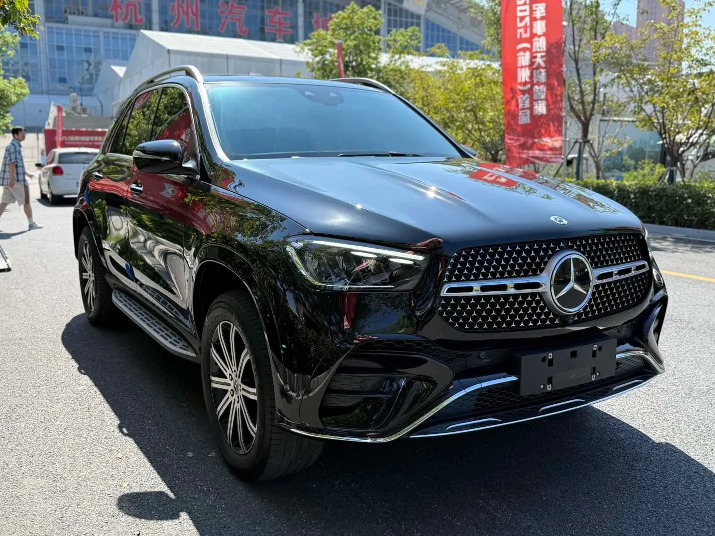 Mercedes-Benz GLE 2024 г. 28063 км. — фото 3