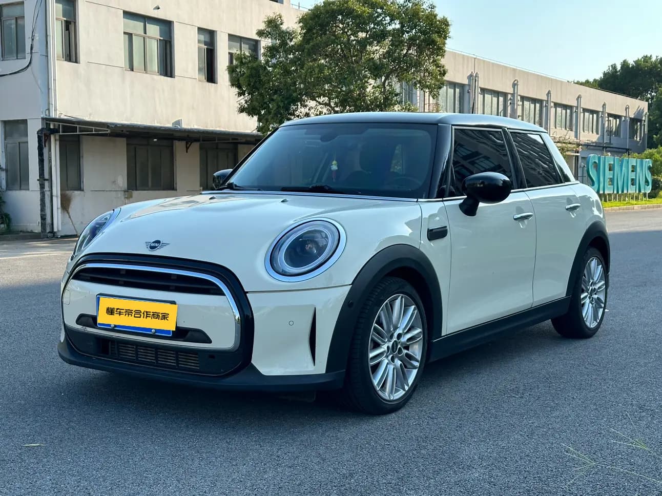 MINI 2021 г. 57124 км.