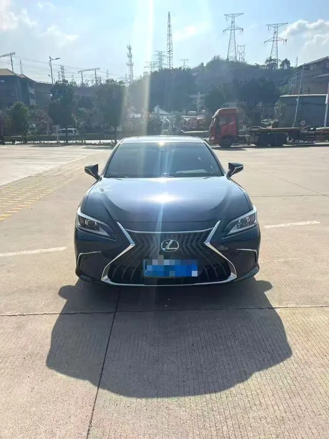 Lexus ES 2024 г. 26019 км. — фото 2