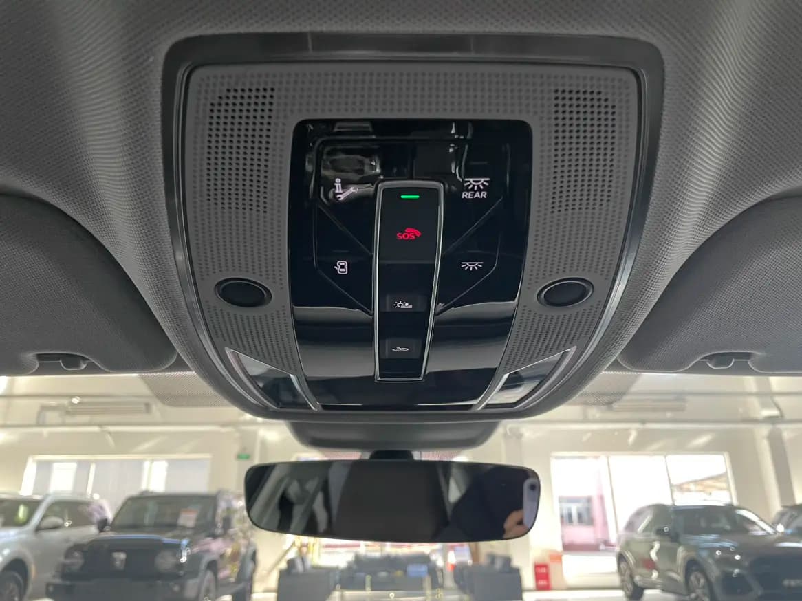 Audi A8 2022 г. 83948 км. — фото 13