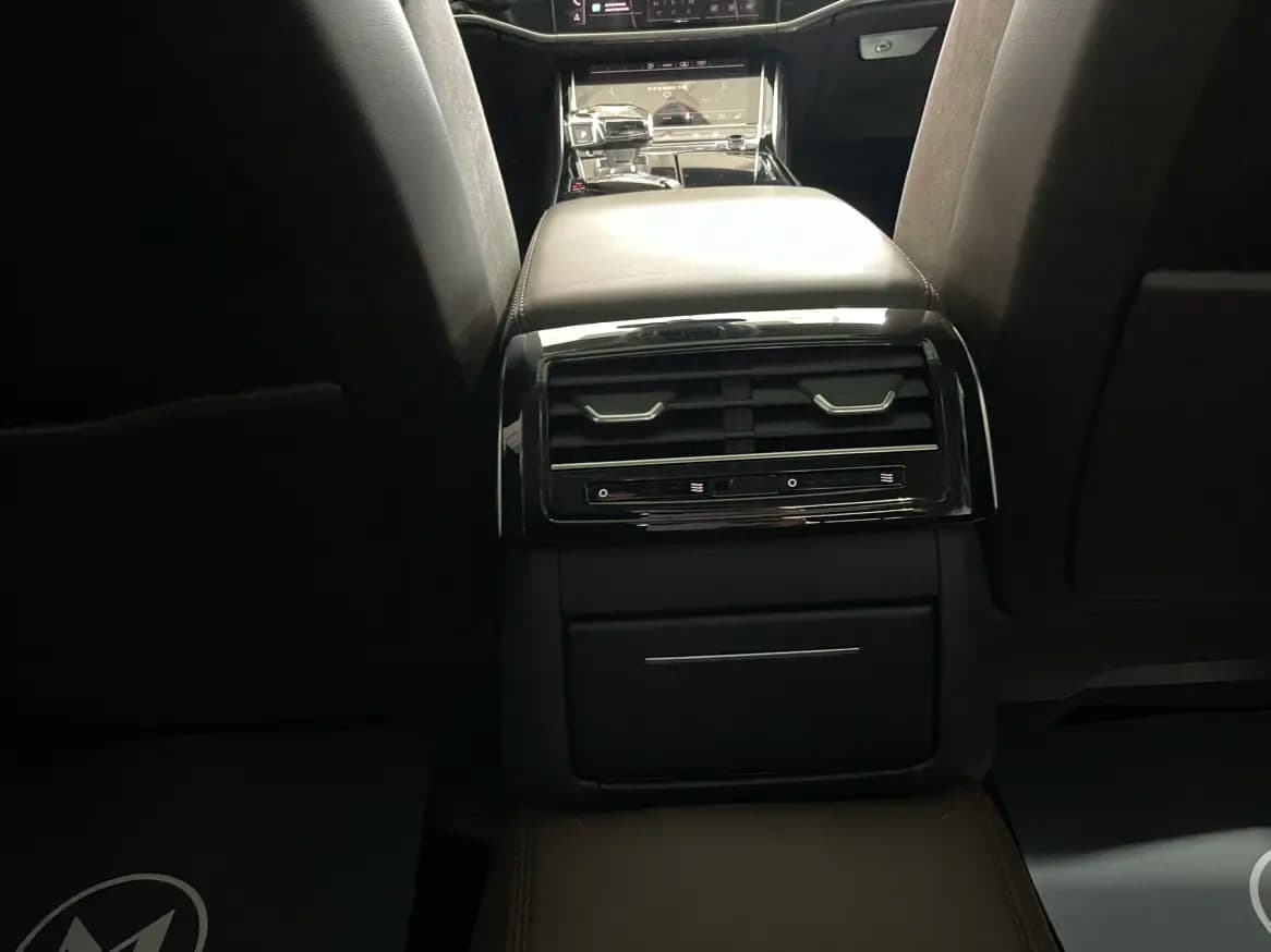 Audi A8 2022 г. 83948 км. — фото 14