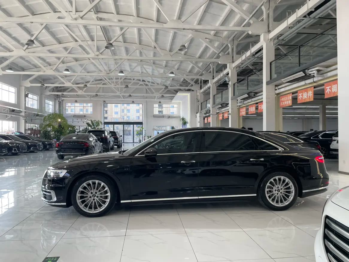 Audi A8 2022 г. 83948 км. — фото 4