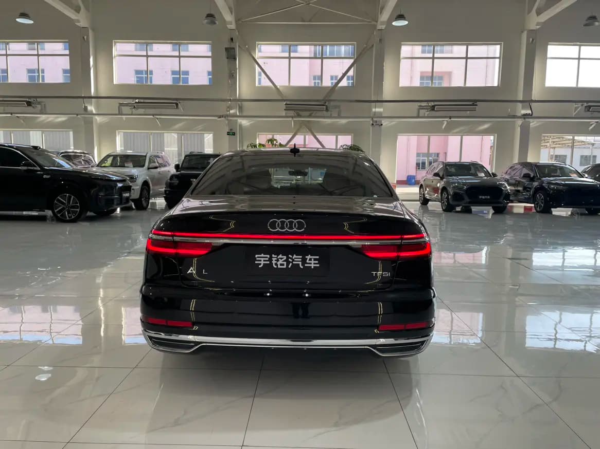 Audi A8 2022 г. 83948 км. — фото 6