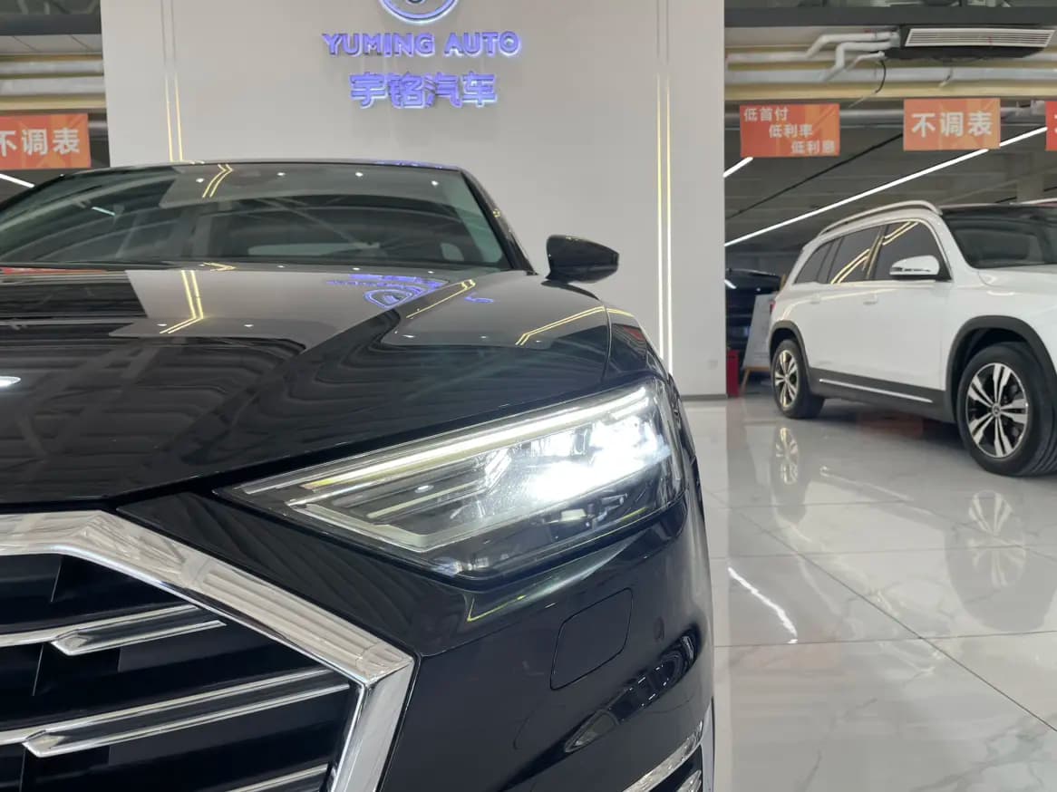 Audi A8 2022 г. 83948 км. — фото 9