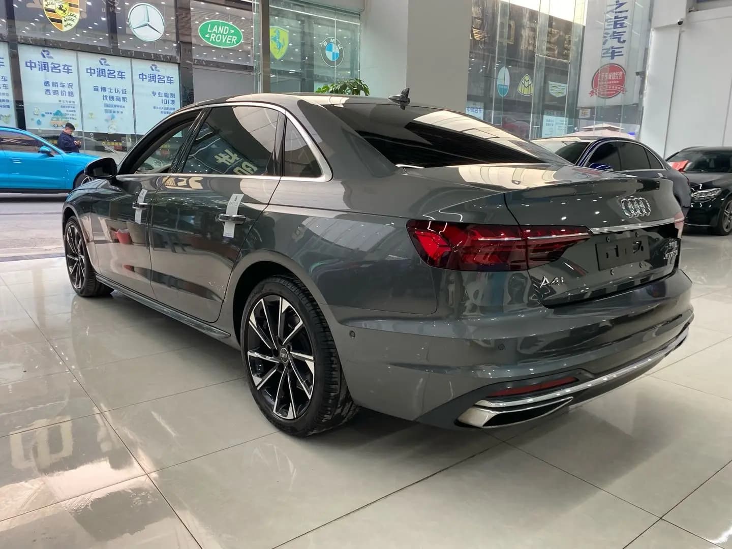 Audi A4L 2022 г. 44627 км. — фото 4