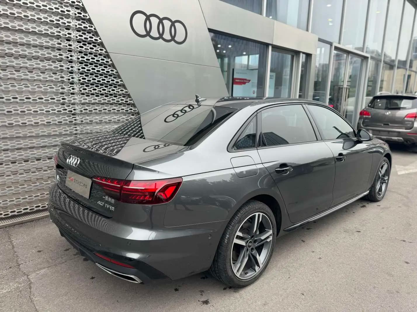 Audi A4L 2022 г. 44125 км. — фото 12