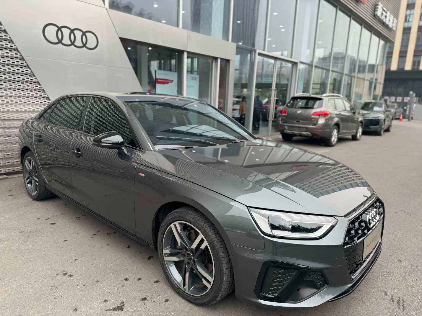 Audi A4L 2022 г. 44125 км. — фото 3