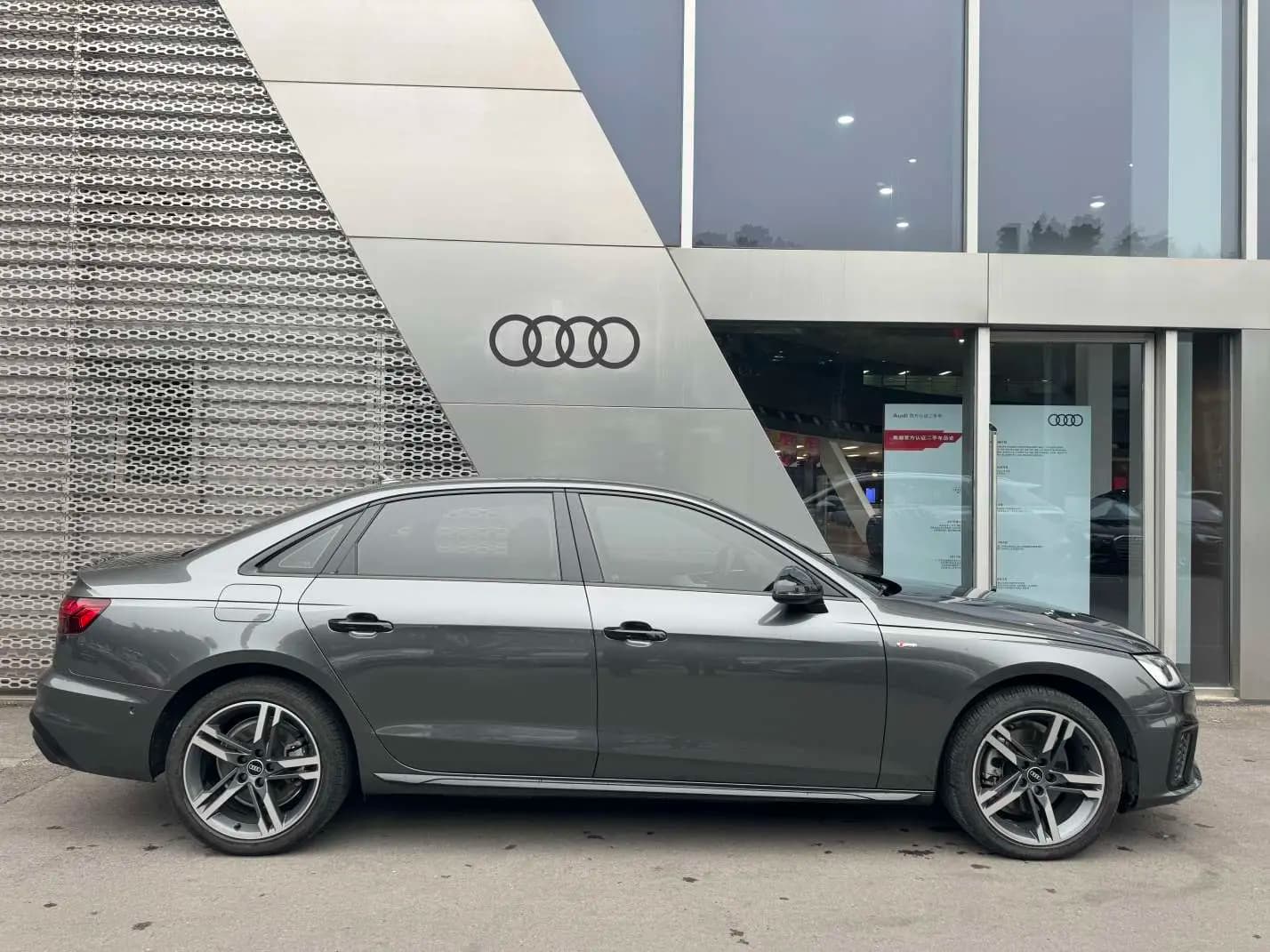 Audi A4L 2022 г. 44125 км. — фото 7