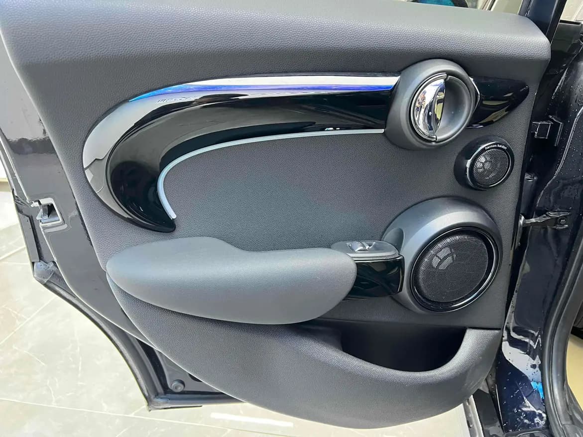 MINI  2023 г. 26123 км. — фото 9