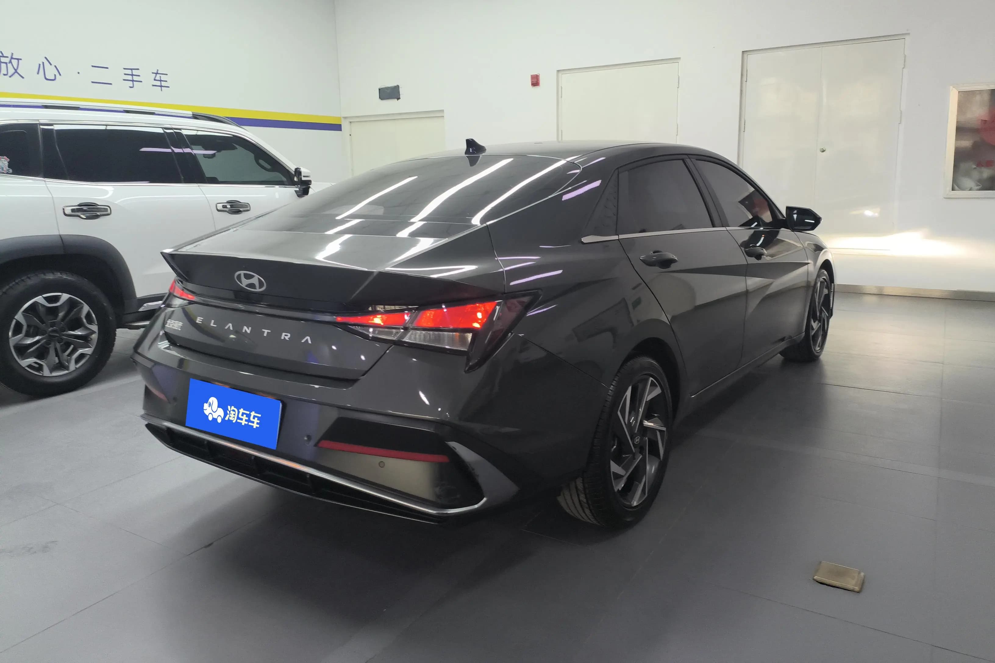 Hyundai Elantra 2023 г. 17649 км. — фото 2