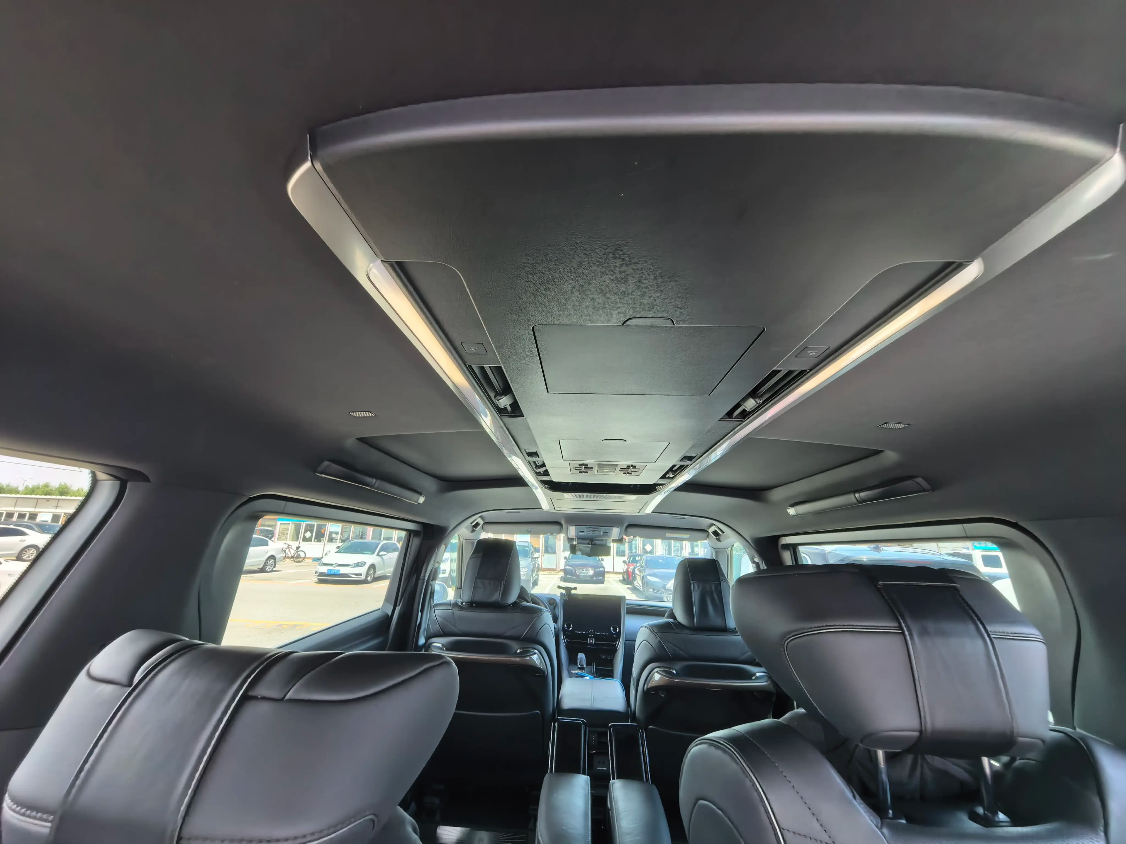 Toyota Alphard 2023 г. 19027 км. — фото 13