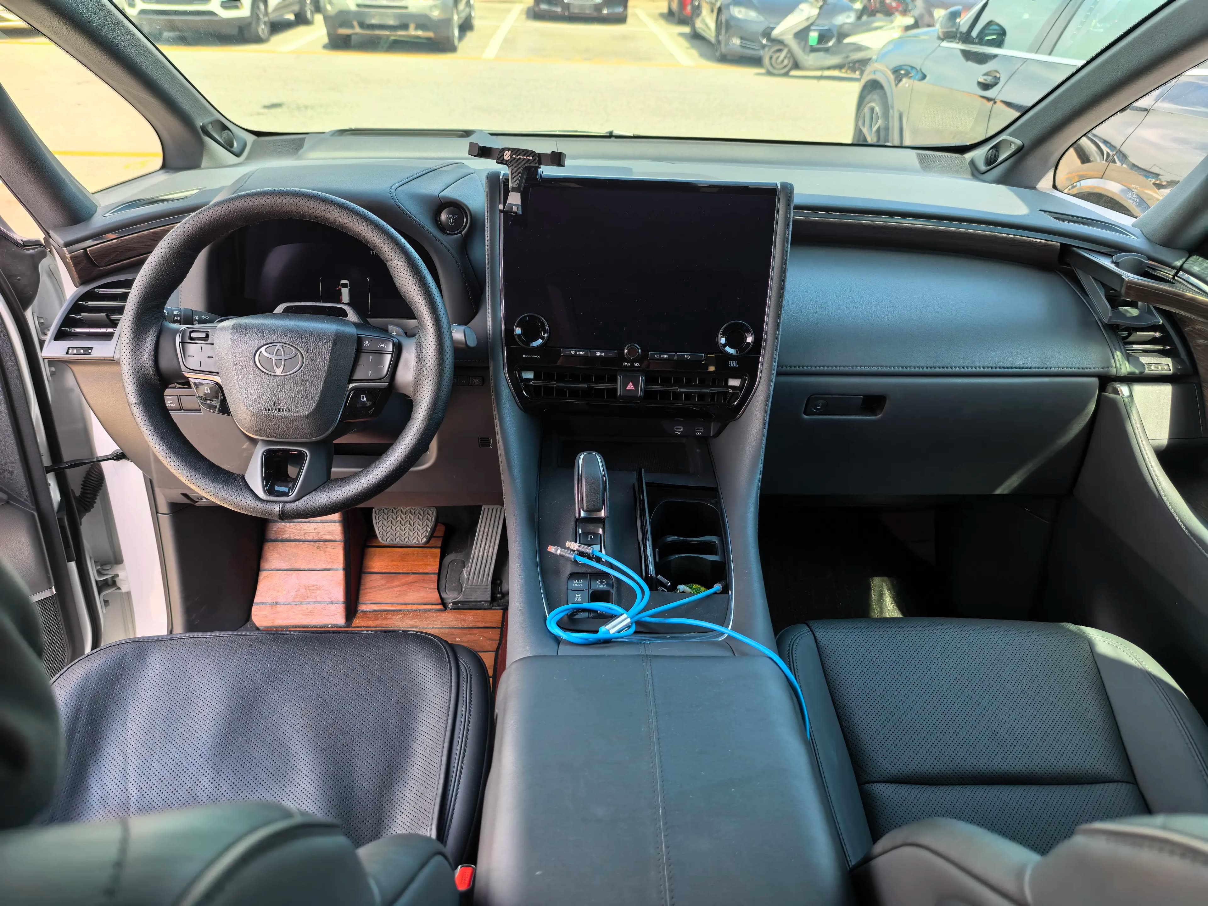 Toyota Alphard 2023 г. 19027 км. — фото 8